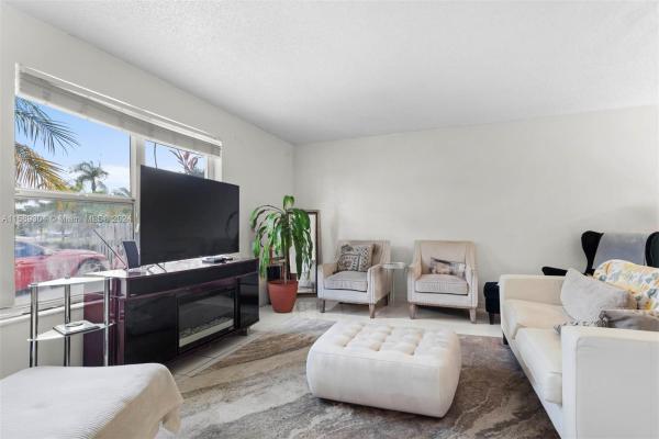 Catalina, 9762 SW 222nd St, Cutler Bay, Florida 33190, image 2
