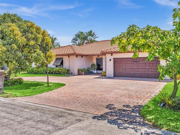 Waterford, 5600 Knighthurst Way, Davie, Florida 33331, image 3