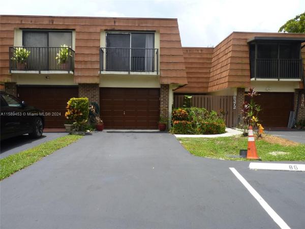 Village At Coral Lake, 8372 N Coral Cir, North Lauderdale, Florida 33068, image 2