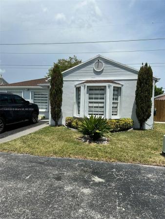 Villas Of Deerwood, 14623 SW 125th Pl, Three Lakes, Florida 33186, image 3