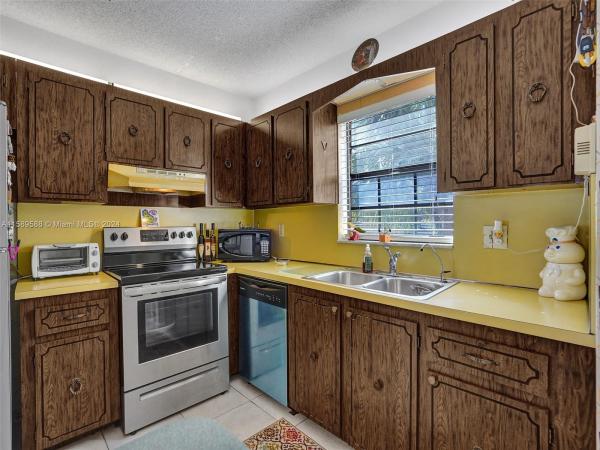 Forest Hills North, 3361 NW 85th Ave #209, Coral Springs, Florida 33065, image 1