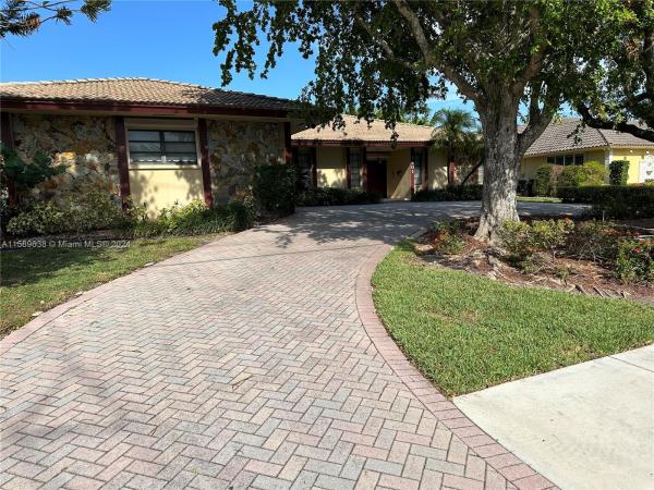 Diplomat Golf Estates, 1401 Diplomat Pkwy, Hollywood, Florida 33019, image 3