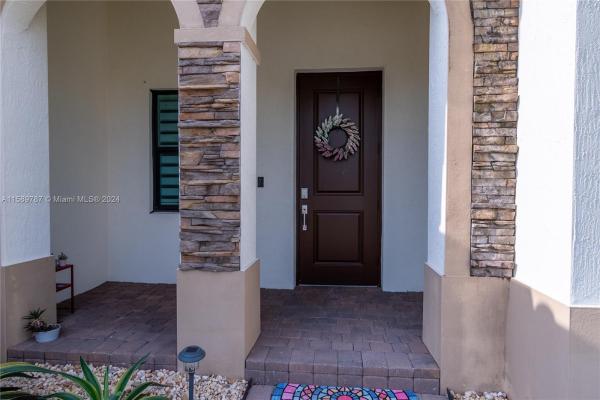Kingman Commons, 2582 SE 2nd St, Homestead, Florida 33033, image 2