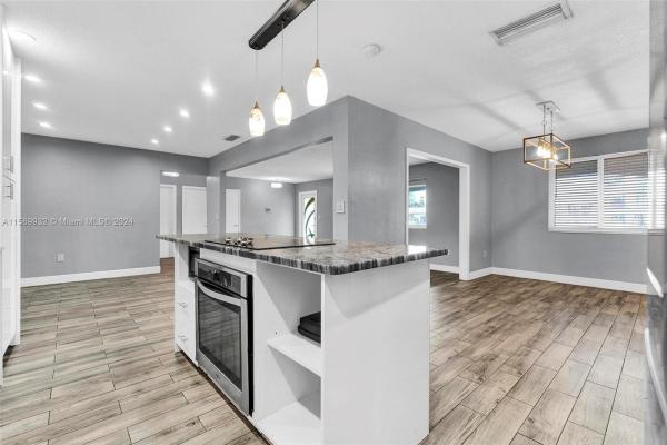 North Dade Country Club Village, 1425 NW 203rd St, Miami Gardens, Florida 33169, image 2