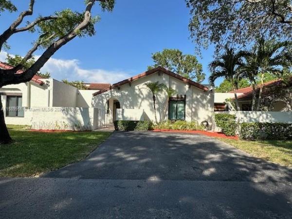 Town Villas In The Crossings, 11353 SW 133rd Pl #11353, The Crossings, Florida 33186, image 1