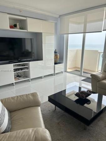 The Pavilion, 5601 Collins #1010, Miami Beach, Florida 33140, image 2