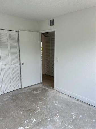 Palm Beach Grande, 1445 Lake Crystal Dr #H, West Palm Beach, Florida 33411, image 2