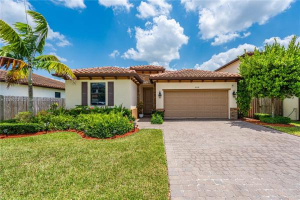 Kingman Commons, 2518 SE 1st St, Homestead, Florida 33033, image 1
