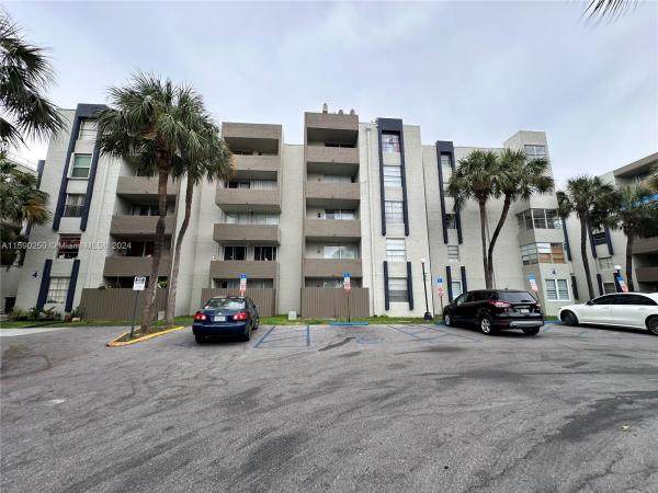 Samari Lake East, 10000 NW 80th Ct #2509, Hialeah Gardens, Florida 33016, image 3