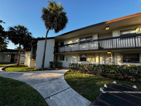 West Lake Village, 461 NW 107th Ave #106, Fountainebleau, Florida 33172, image 1