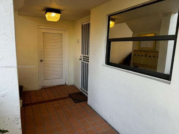 West Lake Village, 461 NW 107th Ave #106, Fountainebleau, Florida 33172, image 3