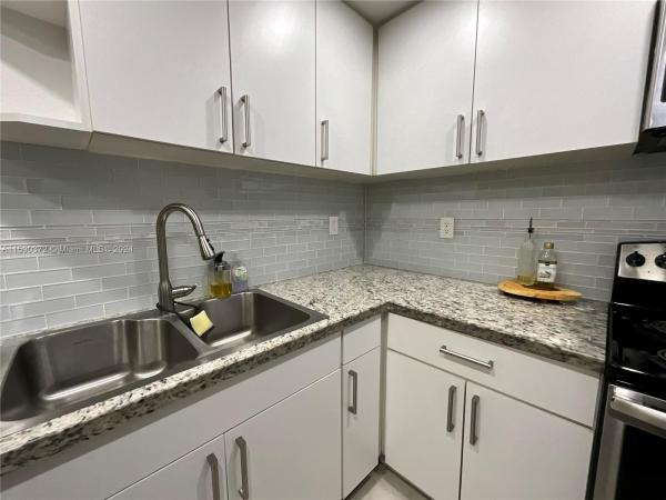Las Estrellas, 606 W 81st St #405, Hialeah, Florida 33014, image 2