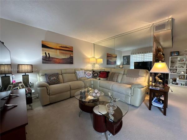Aruba Village, 3303 Aruba Way #J3, Coconut Creek, Florida 33066, image 2