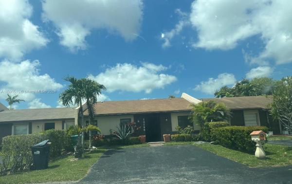 Devon Aire Villas, 12120 SW 110th St Cir #12120, Kendall, Florida 33186, image 1
