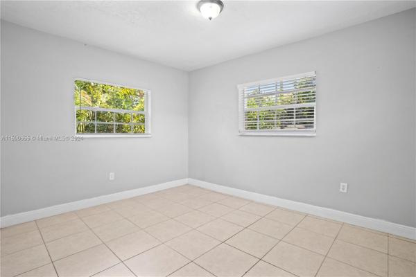 281 NW 104th St, Unincorporated Dade County, Florida 33150, image 3