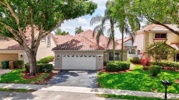 Oak Park, 9224 Greenbrier Ct, Davie, Florida 33328, image 1