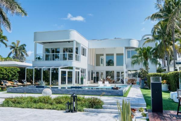 Hollywood Lakes, 934 S Southlake Dr, Hollywood, Florida 33019, image 1