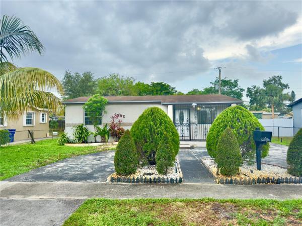 Linwood Gardens, 6432 Perry St, Hollywood, Florida 33024, image 3