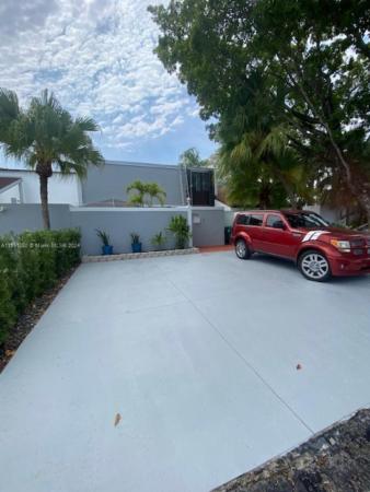Greenway Lakes, Tamiami, Florida 33175, image 3