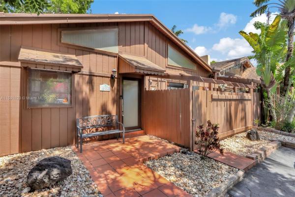 Pinetree Village, 11212 SW 114th Lane Cir, Kendall, Florida 33176, image 3