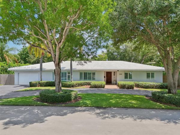 Hillary Estates, 7435 SW 164th St, Palmetto Bay, Florida 33157, image 1