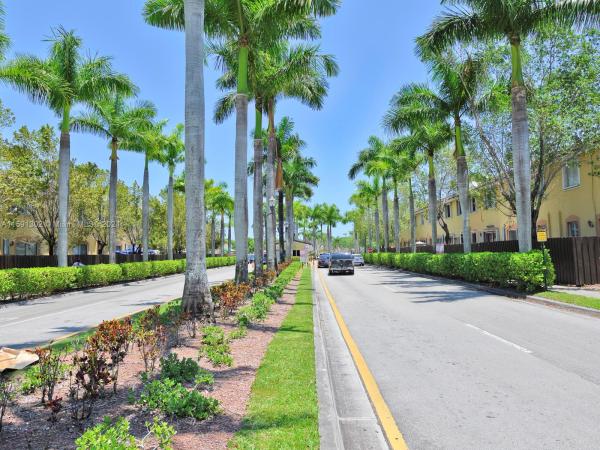 Shoma Townhomes At Keys Cove, 2723 SE 15th Rd #104, Homestead, Florida 33035, image 2