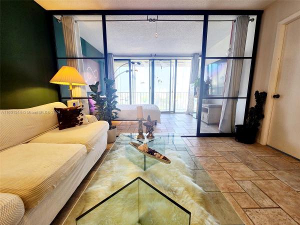 Greenwich, 1470 NE 123rd St #A911, North Miami, Florida 33161, image 2