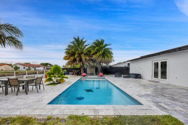 Southern Estates, 3162 Village Green Dr, Tamiami, Florida 33175, image 2