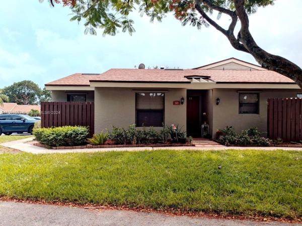 Willowbrook At The Meadows, 33 Meadows Dr, Boynton Beach, Florida 33436, image 1