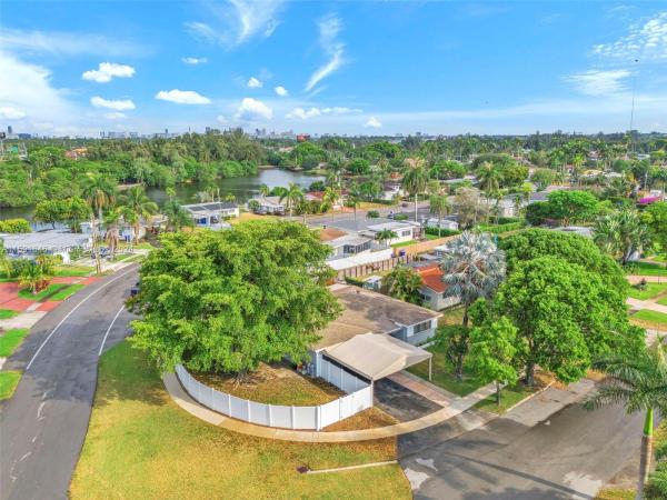 Orangebrook Golf Estates, 315 N 31st Ct, Hollywood, Florida 33021, image 2