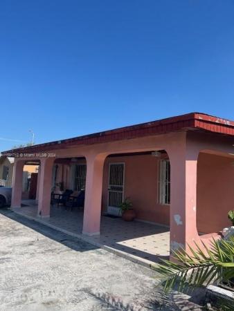 Essex Village, 721 NE 4th Pl, Hialeah, Florida 33010, image 1