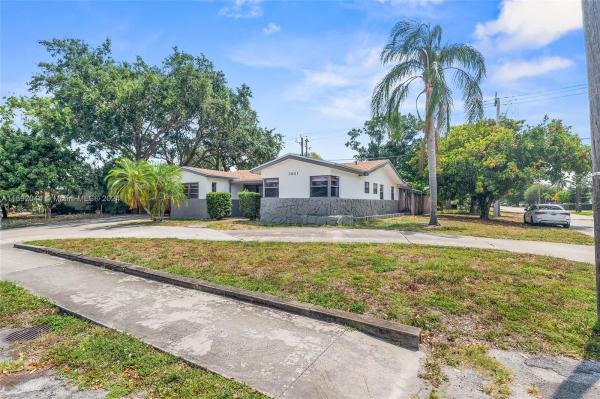 Palm Lane Villa, 3801 N 66th Ave, Hollywood, Florida 33024, image 1