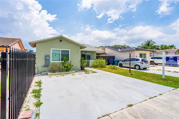 1067 SW 137th Pl, Unincorporated Dade County, Florida 33184, image 3