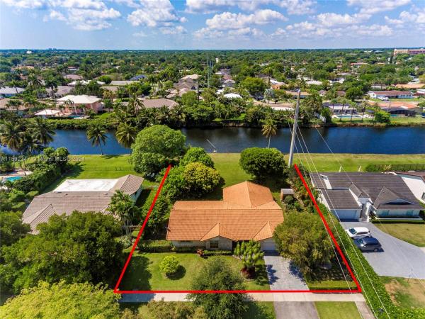 Kings Creek, 8350 SW 83rd St, Glenvar Heights, Florida 33143, image 3