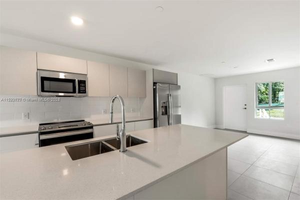 Riverwood At Aventura Village, 2561 NE 193rd St #1103, North Miami Beach, Florida 33180, image 1