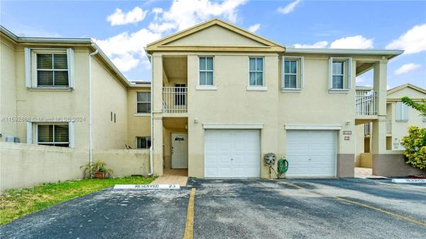 Oakview, 9167 Fontainebleau Blvd #12, Fountainebleau, Florida 33172, image 1