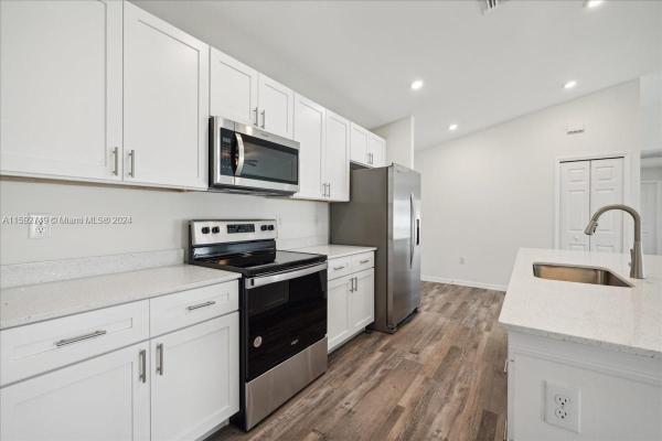 Cape Coral Residential, 1900 NE 2nd Pl, Cape Coral, Florida 33909, image 3