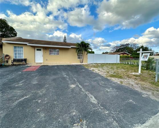 Leslie Estates, 3001 NW 194th St #3001, Miami Gardens, Florida 33056, image 3