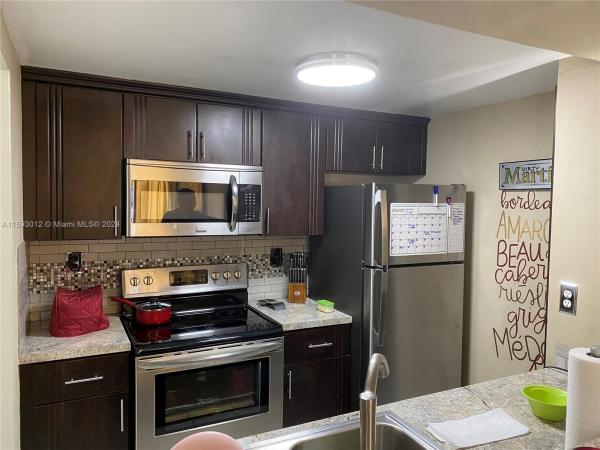 Las Brisas At Country Club Of Miami, 7035 NW 186th St #D107, Hialeah, Florida 33015, image 3