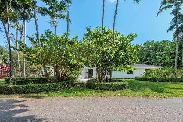 Hillary Estates, 7515 SW 164th St, Palmetto Bay, Florida 33157, image 1