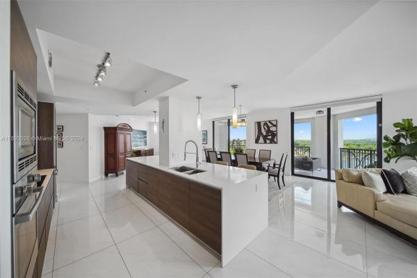 Merrick Manor, 301 Altara Ave #817, Coral Gables, Florida 33146, image 3