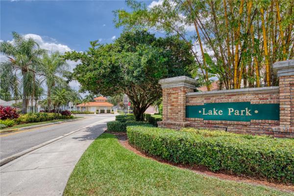Lake Park, 8881 N Lake Park Cir N, Davie, Florida 33328, image 1