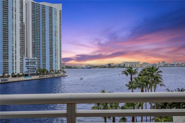 Carbonell, 901 Brickell Key Blvd #608, Miami, Florida 33131, image 1
