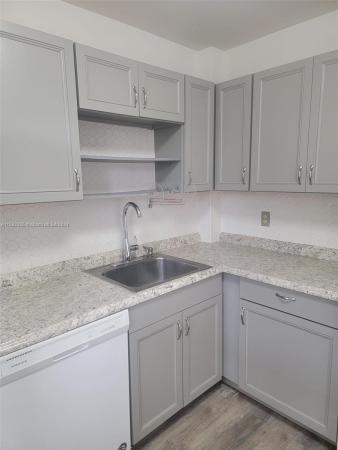 Cambridge House Of Carriage Hills, 300 Berkley Rd #304, Hollywood, Florida 33024, image 2
