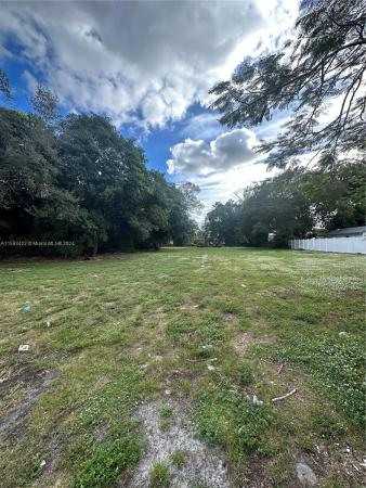 Biscayne Palms, 100 NW 165th St (2), North Miami Beach, Florida 33169, image 1