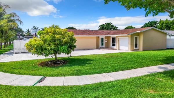 Bel Aire, 9406 SW 186th St, Cutler Bay, Florida 33157, image 2