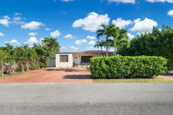 445 NE 109th St, Unincorporated Dade County, Florida 33161, image 3