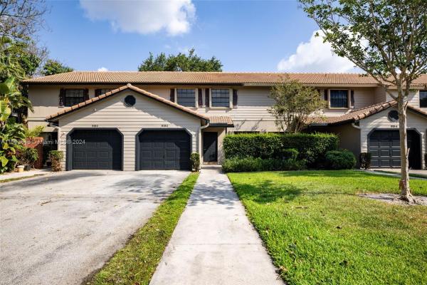 Vineyards Of Plantation, 9152 Vineyard Lake Dr #9152, Plantation, Florida 33324, image 1
