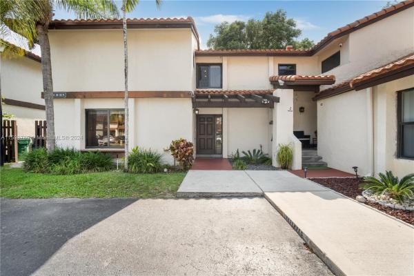 Village Homes In The Crossings, 11424 SW 132nd Pl #70-4, The Crossings, Florida 33186, image 1