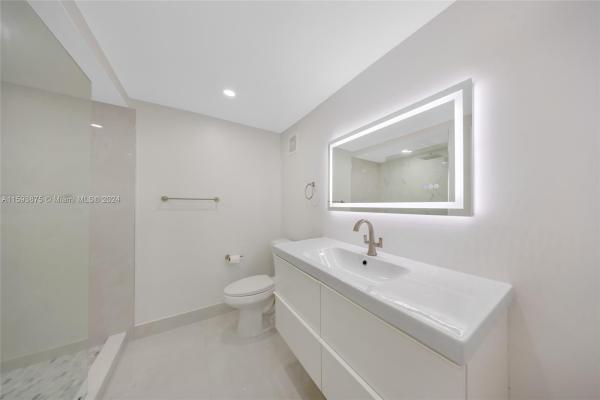 Racquet Club Village, 100 Lakeview Dr #216, Weston, Florida 33326, image 1